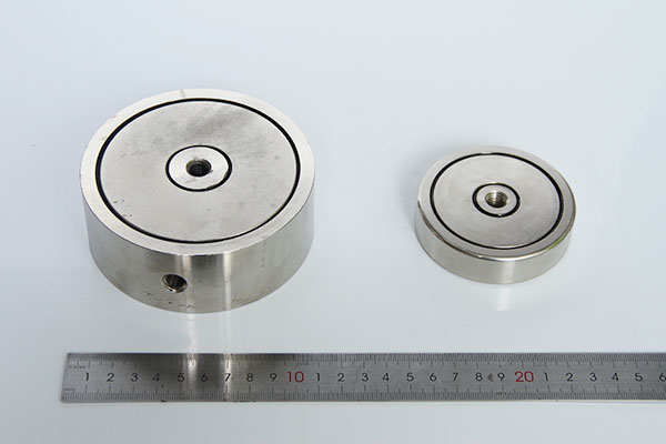Magnete con base in resina epossidica